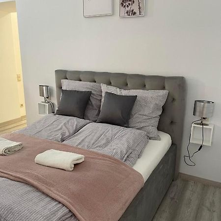 Eden City Home Gyor Luaran gambar