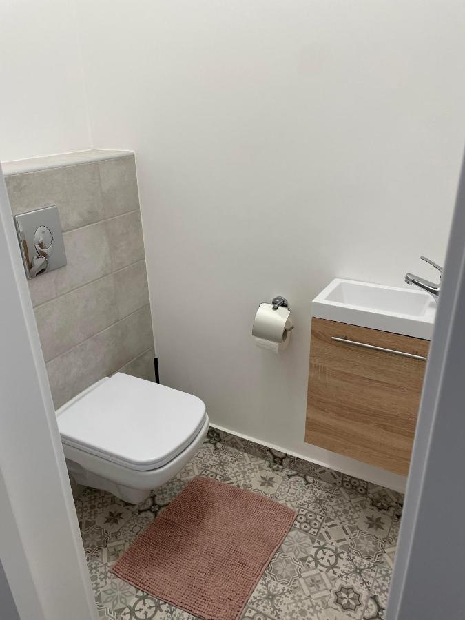 Eden City Home Gyor Luaran gambar