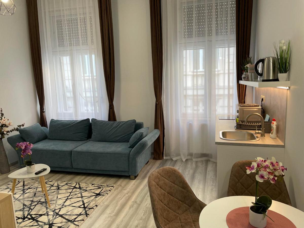 Eden City Home Gyor Luaran gambar